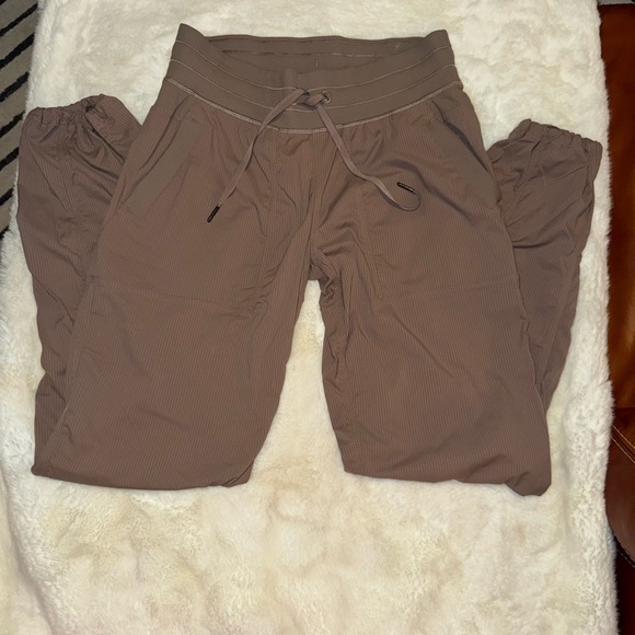 lululemon athletica Women’s Dance Pants [size 8] MINT condition - Picture 6 of 7